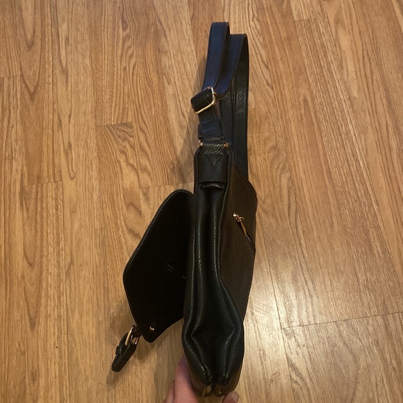 Black Michael Kors Crossbody Bag - Picture 8 of 9